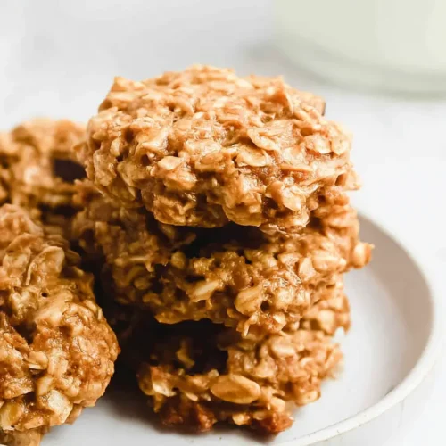 A plate of healthy oatmeal toddler breakfast cookies, perfect for little hands.