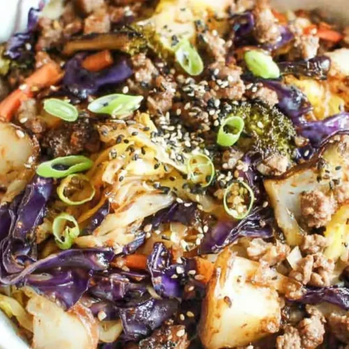 An easy healthy dinner recipe for weeknights, featuring a fresh salad and lean protein