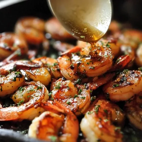 An effortlessly prepared 15-minute easy shrimp dinner, ready for serving.