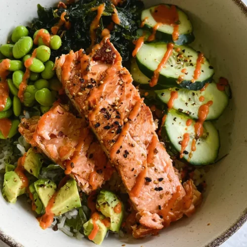 A vibrant quick salmon bowl filled with fresh ingredients.